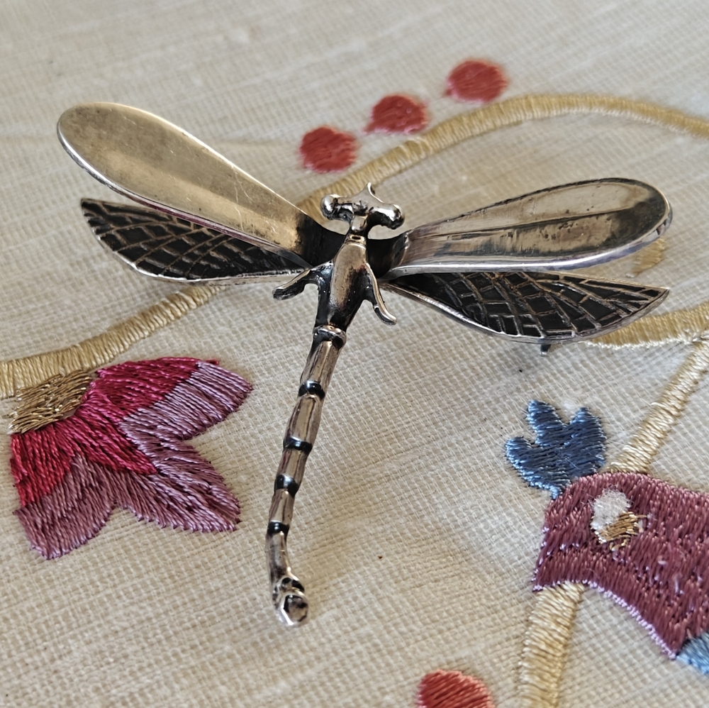 Vintage Sterling Silver Dimensional Dragonfly Brooch
